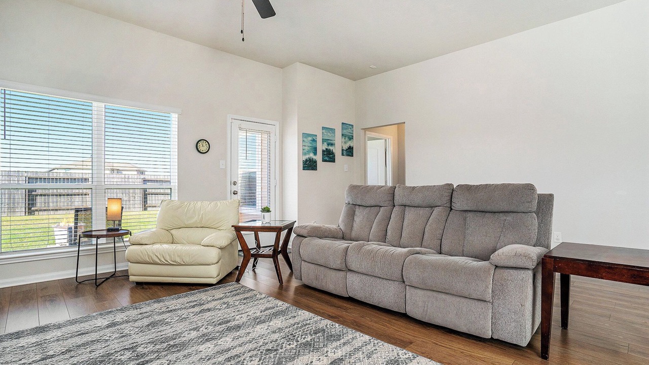 Photo of Livingroom in Texas City