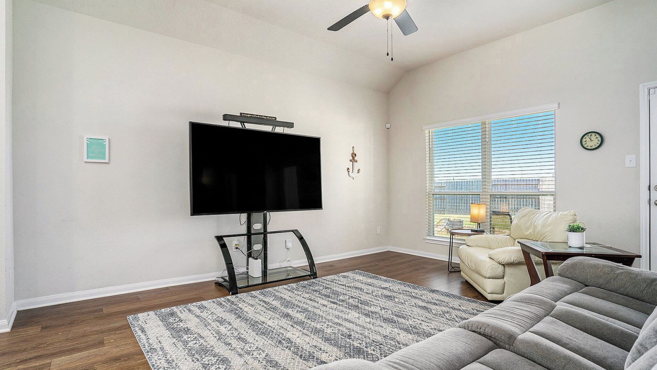 Photo of Livingroom in Texas City