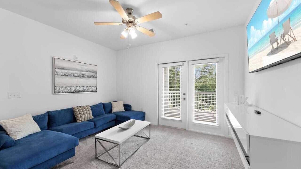 Photo of Livingroom in Orange Park