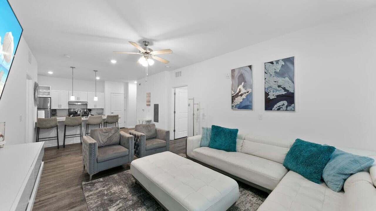 Photo of Livingroom in Orange Park