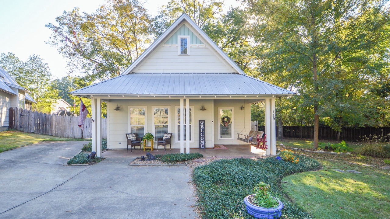 Photo of Outdoor in Starkville