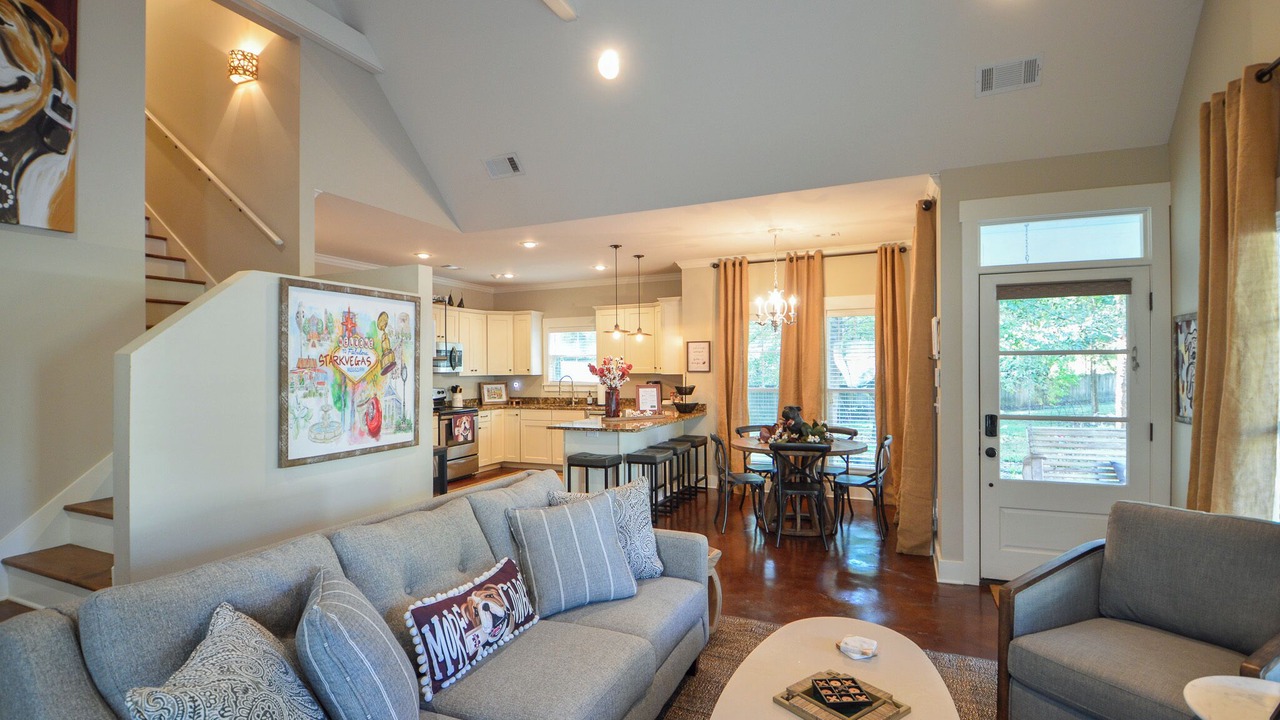 Photo of Livingroom in Starkville
