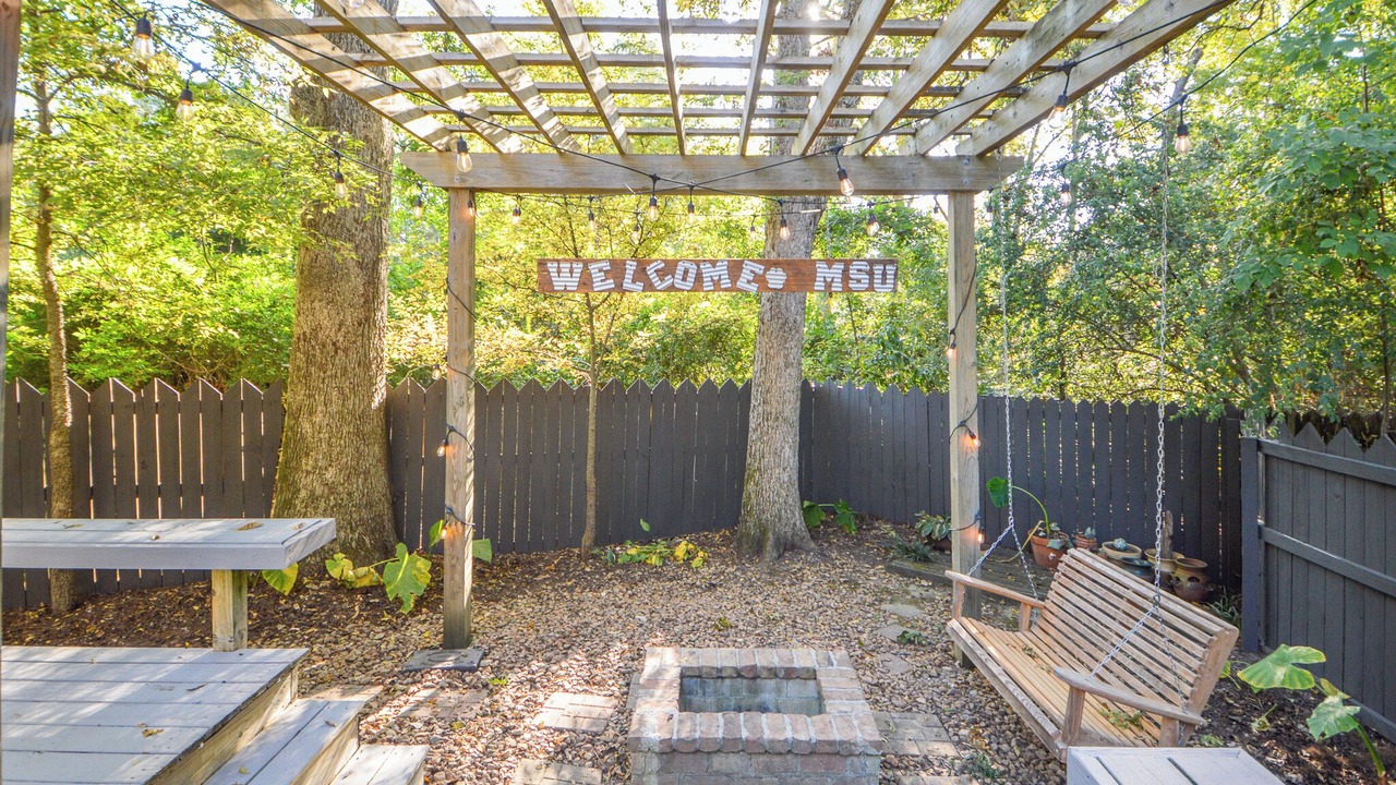 Photo of Outdoor in Starkville