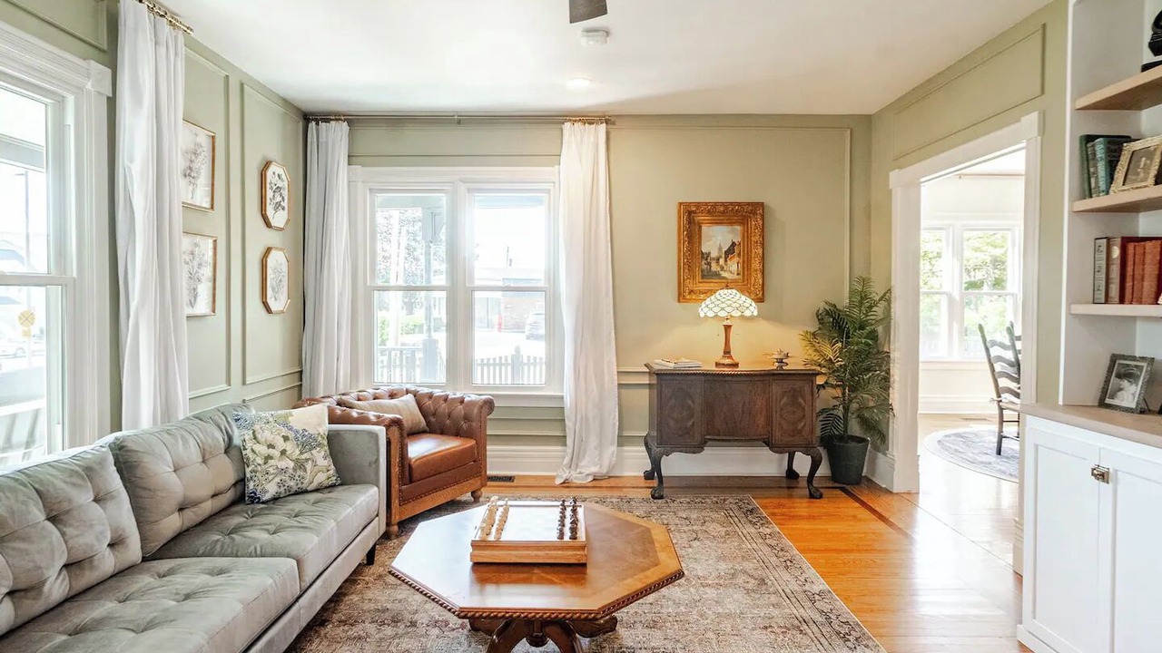 Photo of Livingroom in Grayslake