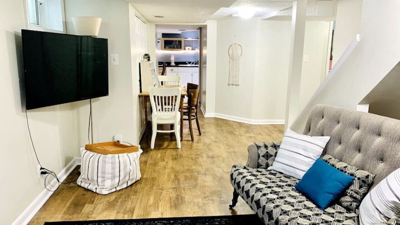 Photo of Livingroom in Laytonsville