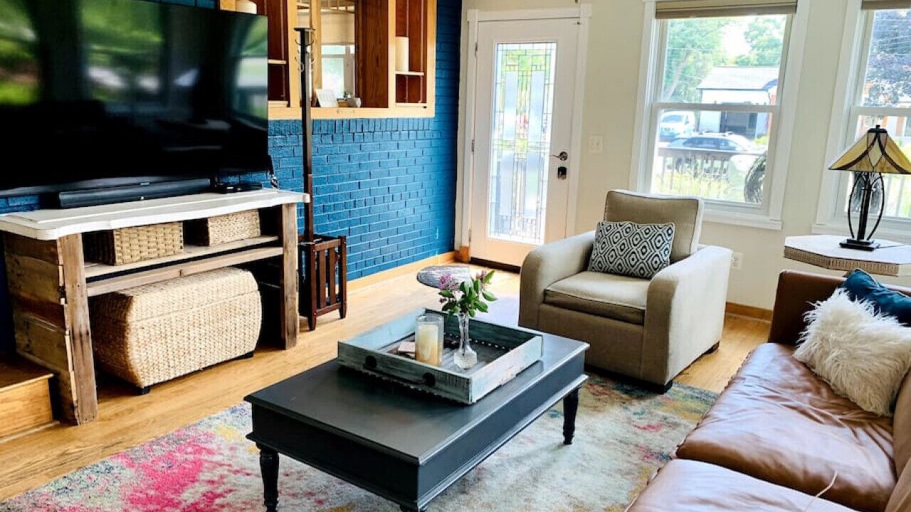 Photo of Livingroom in Laytonsville