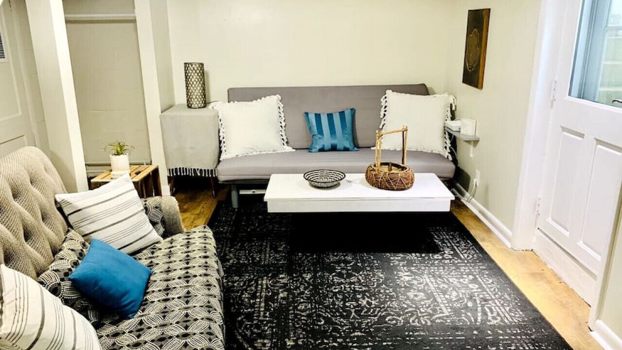 Photo of Livingroom in Laytonsville