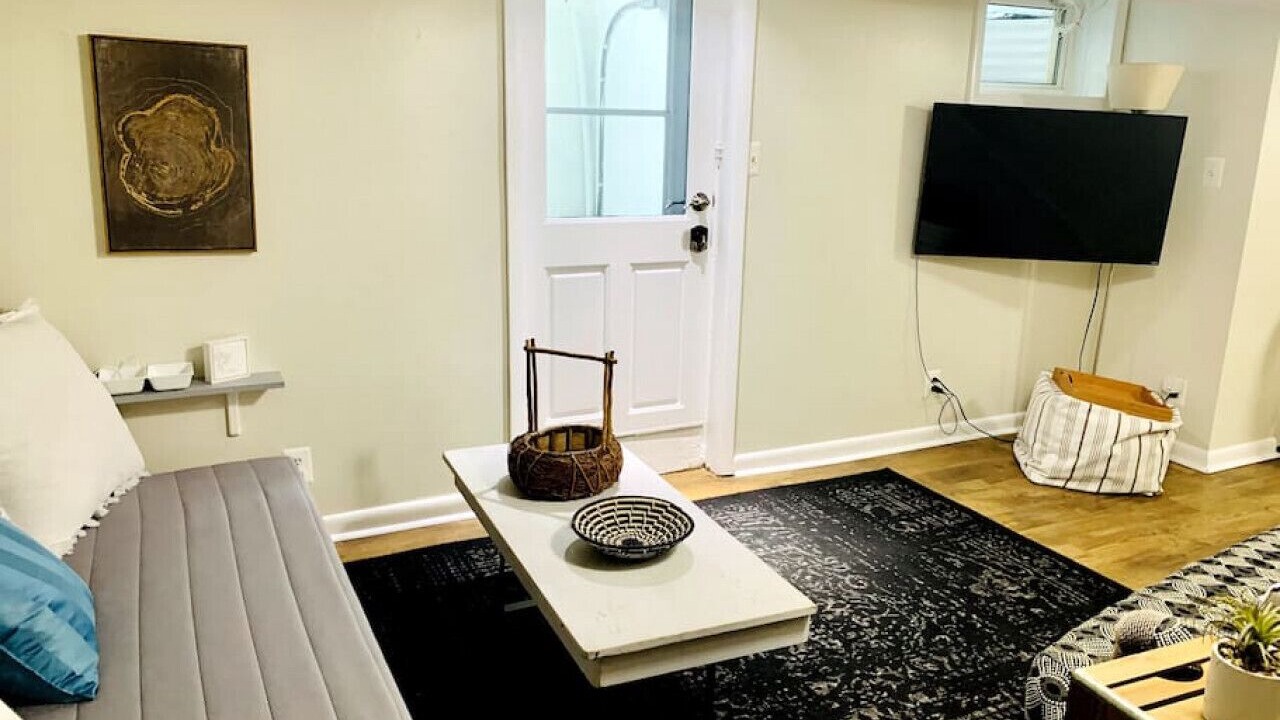 Photo of Livingroom in Laytonsville