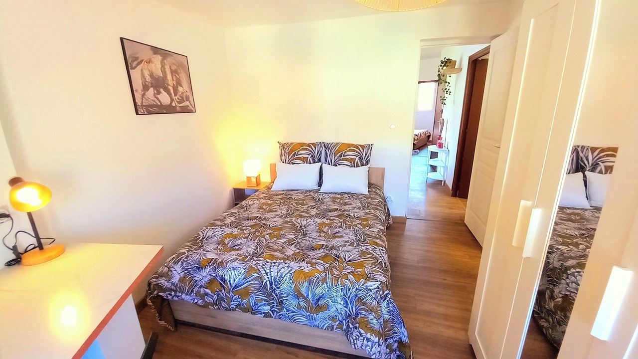 Photo of Bedroom in Beziers City Centre