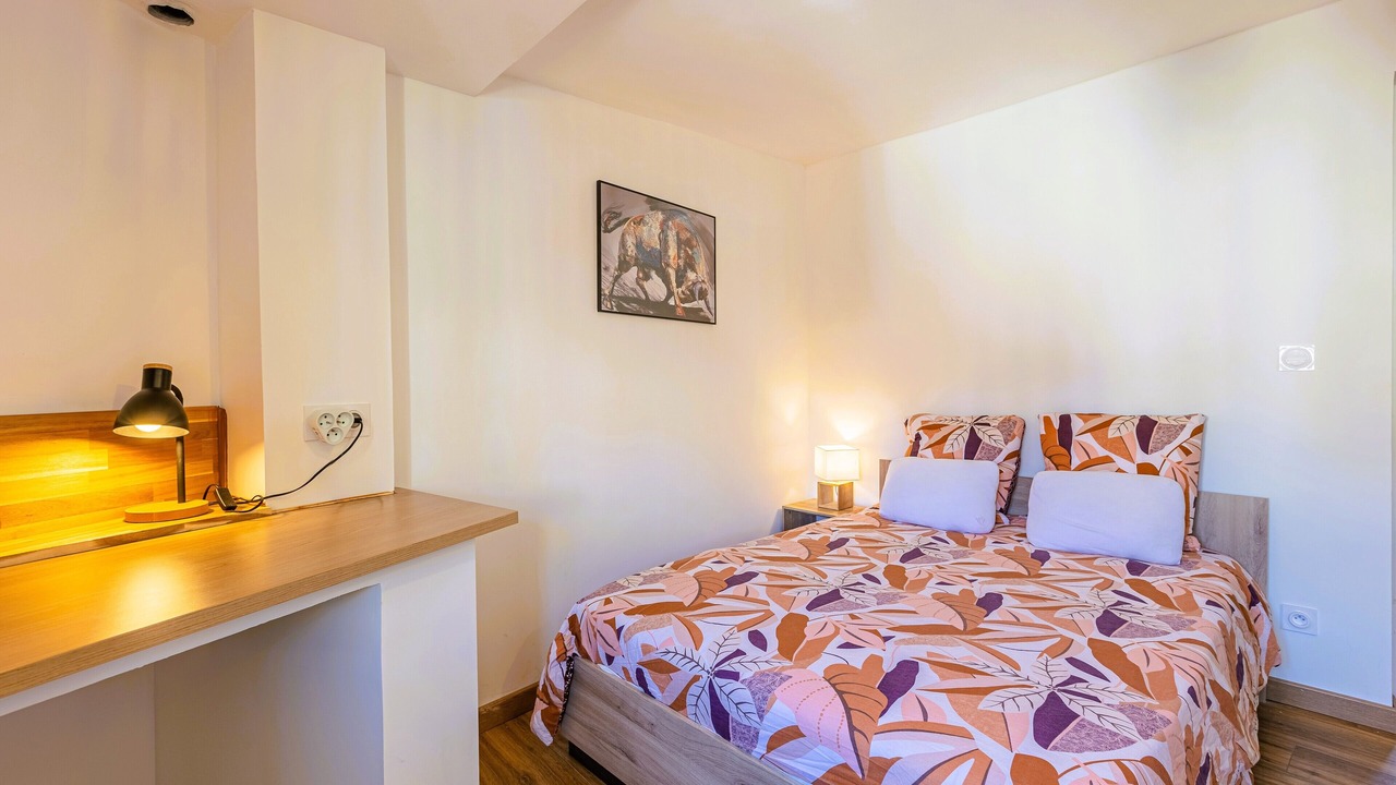 Photo of Bedroom in Beziers City Centre