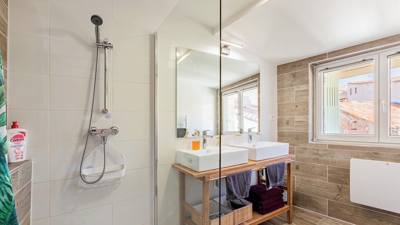 Photo of Bathroom in Beziers City Centre