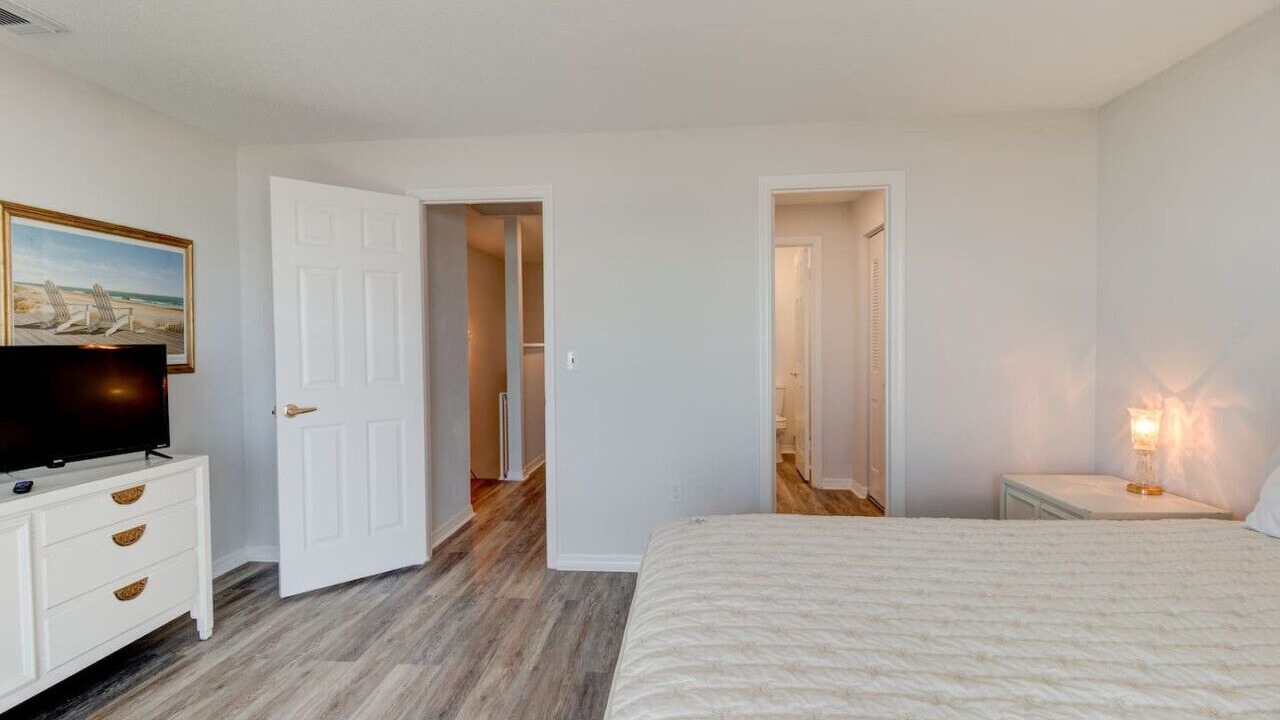 Photo of Bedroom in Southern Shores