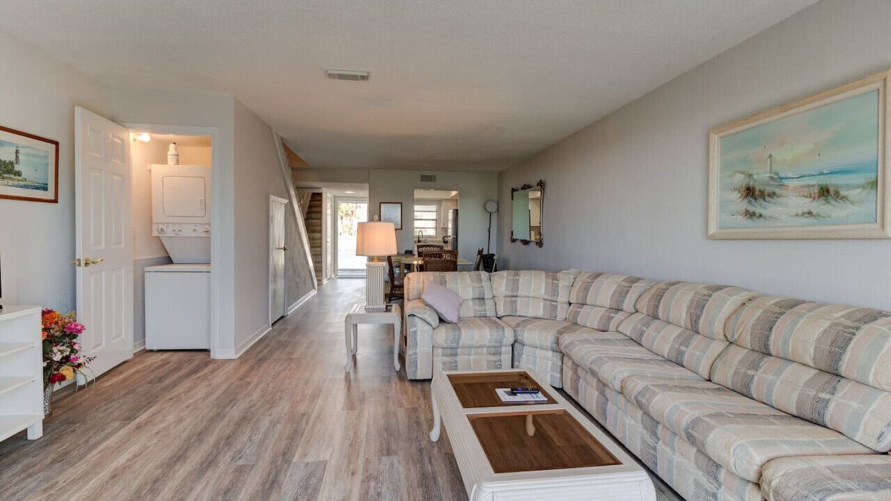 Photo of Livingroom in Southern Shores