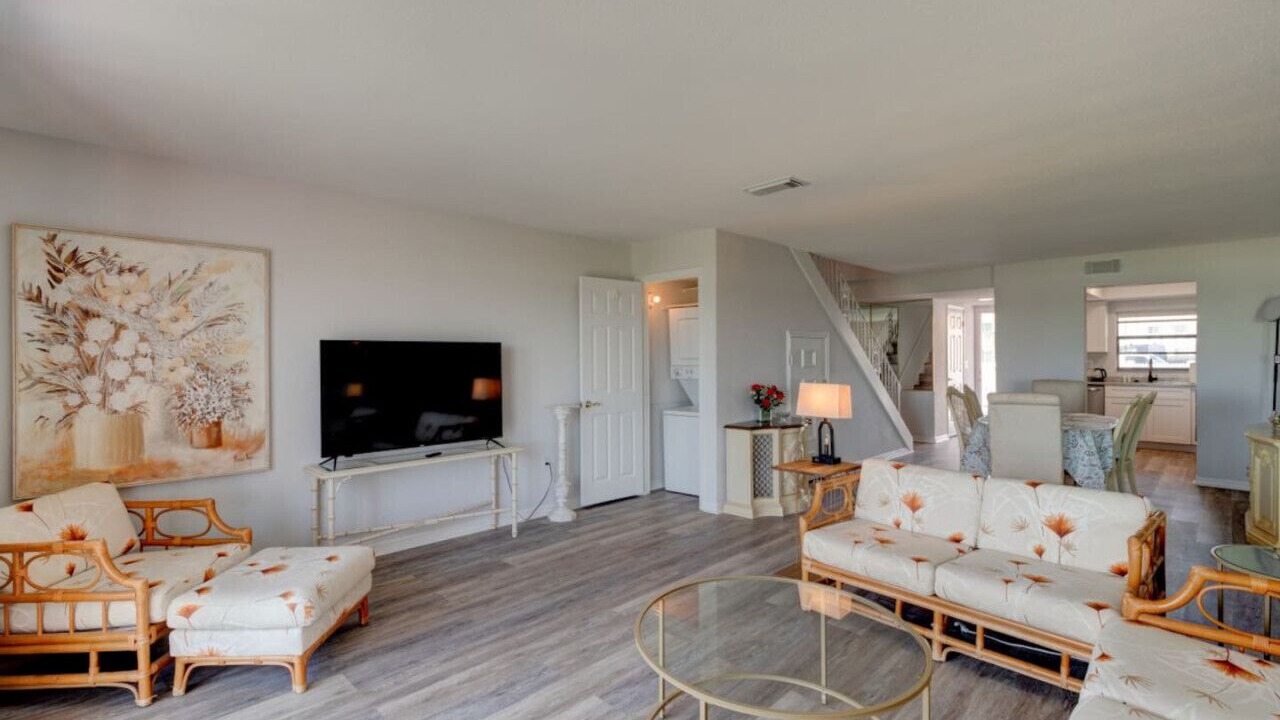 Photo of Livingroom in Southern Shores