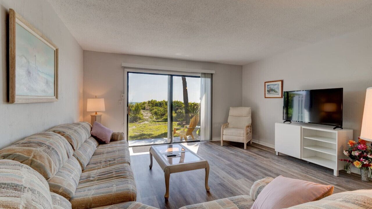 Photo of Livingroom in Southern Shores