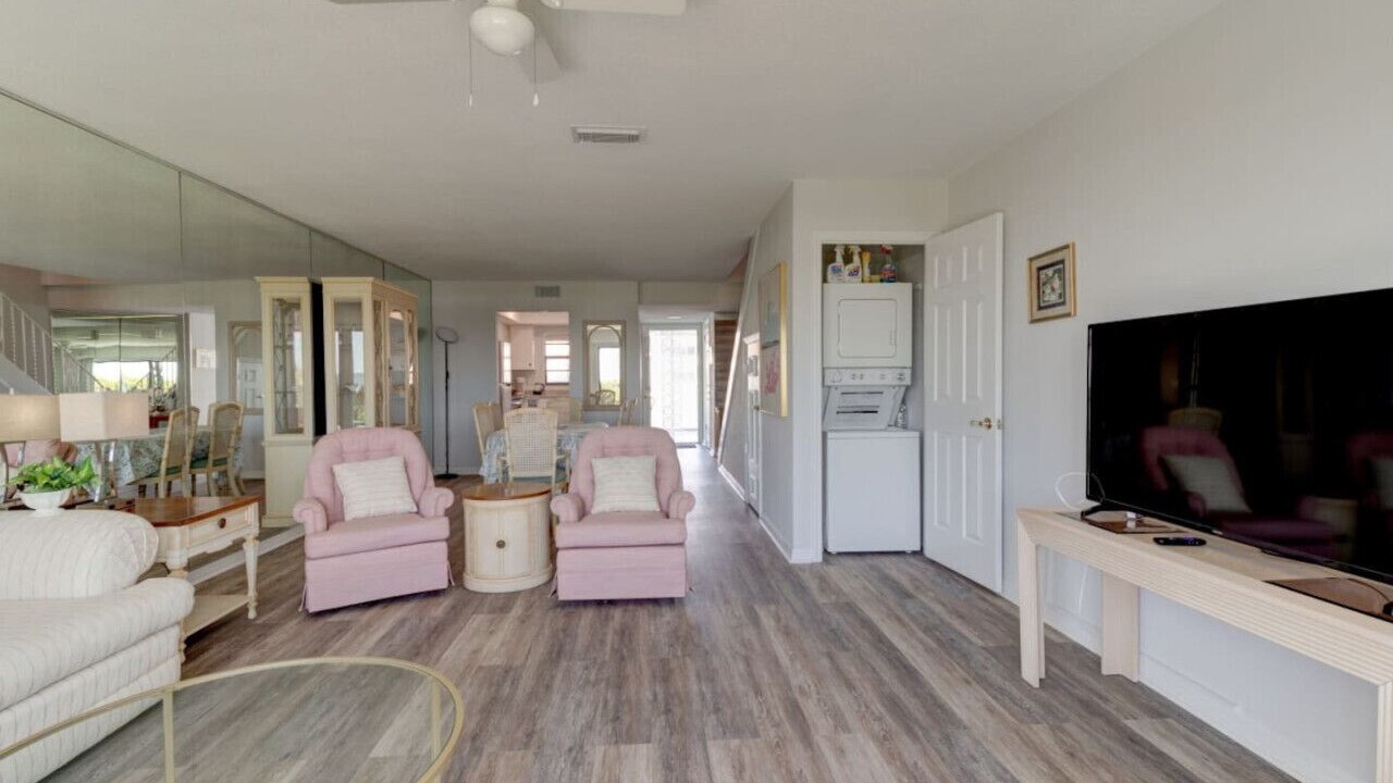 Photo of Livingroom in Southern Shores