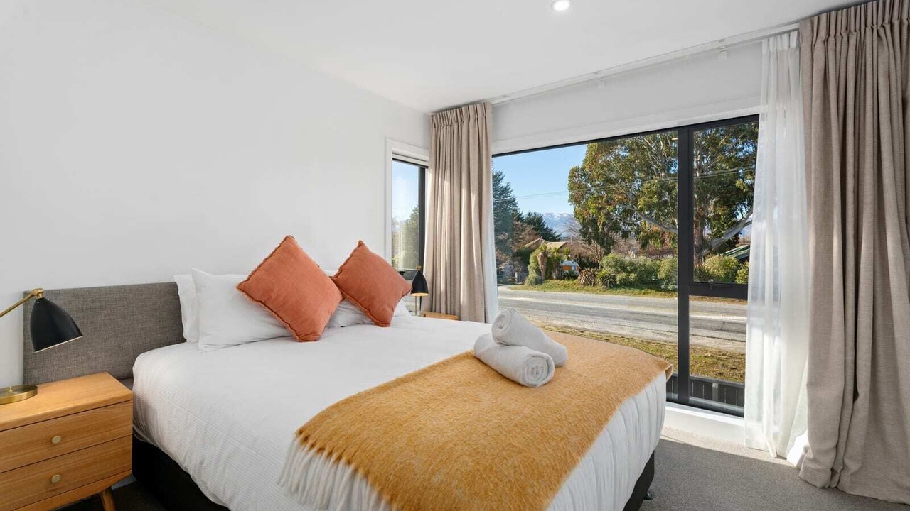 Photo of Bedroom in Albert Town