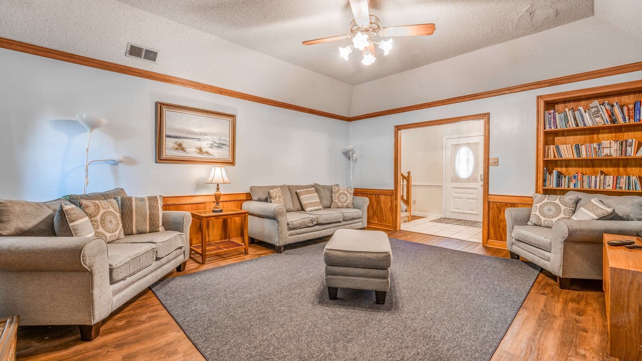 Photo of Livingroom in Bartlett Estates