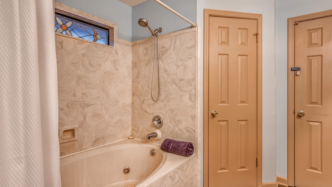 Photo of Bathroom in Bartlett Estates