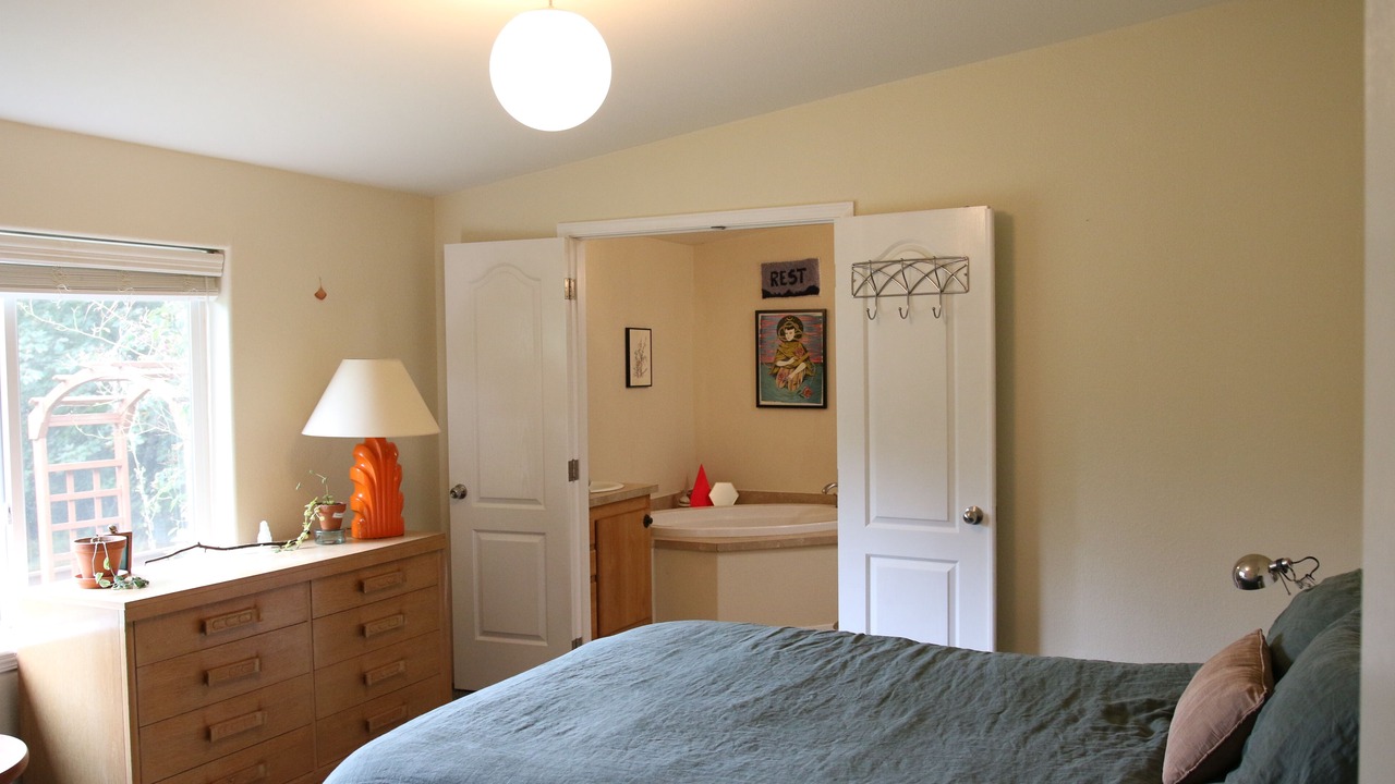 Photo of Bedroom in Belfair