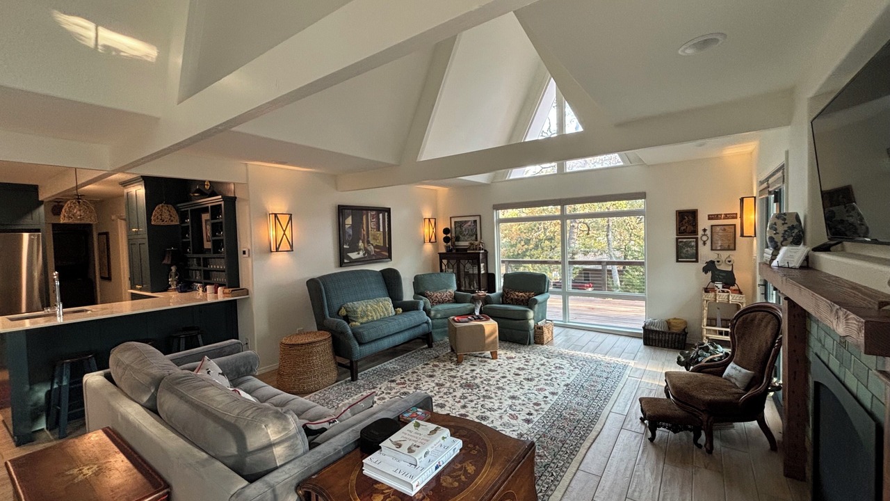 Photo of Livingroom in Lost Bridge Village