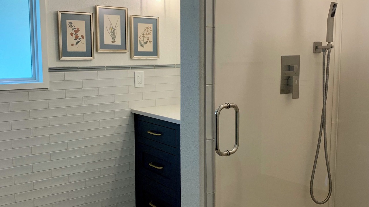 Photo of Bathroom in Lost Bridge Village