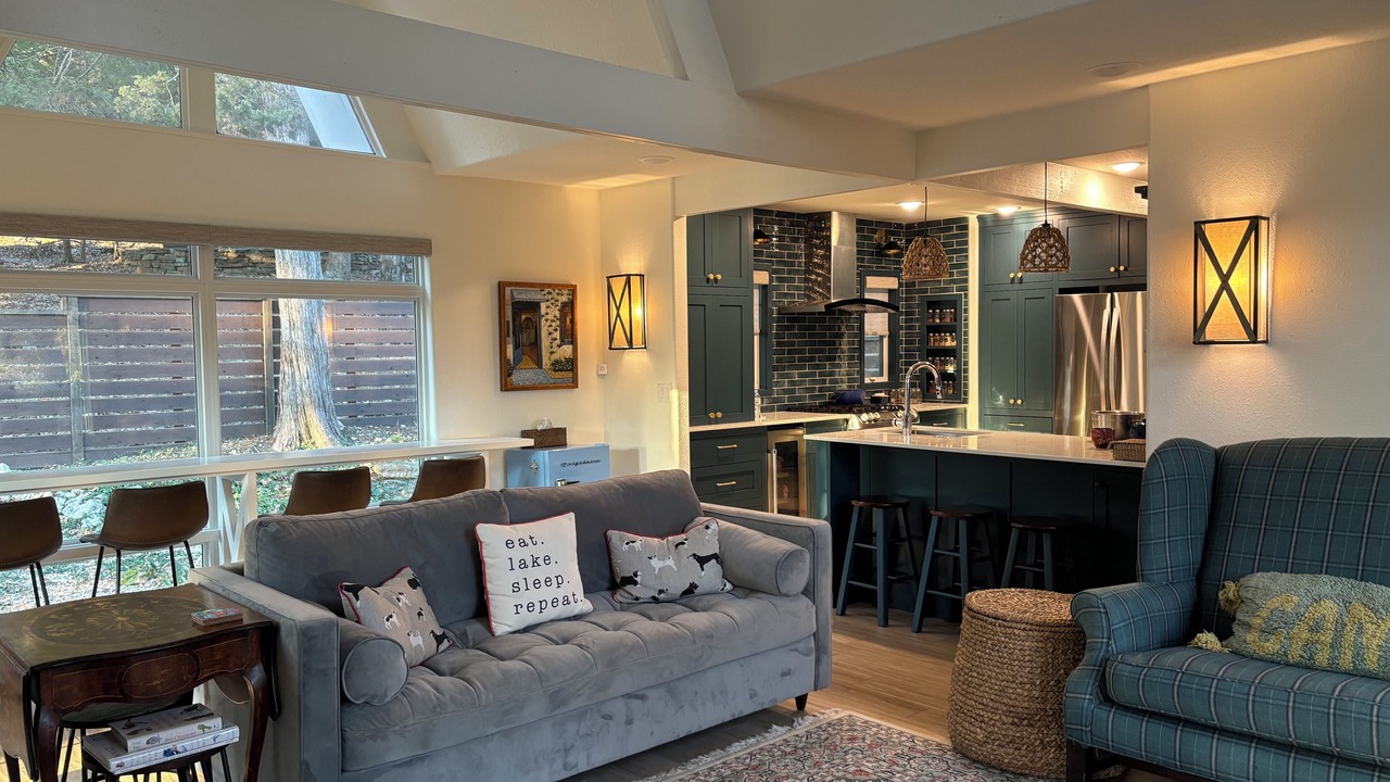 Photo of Livingroom in Lost Bridge Village