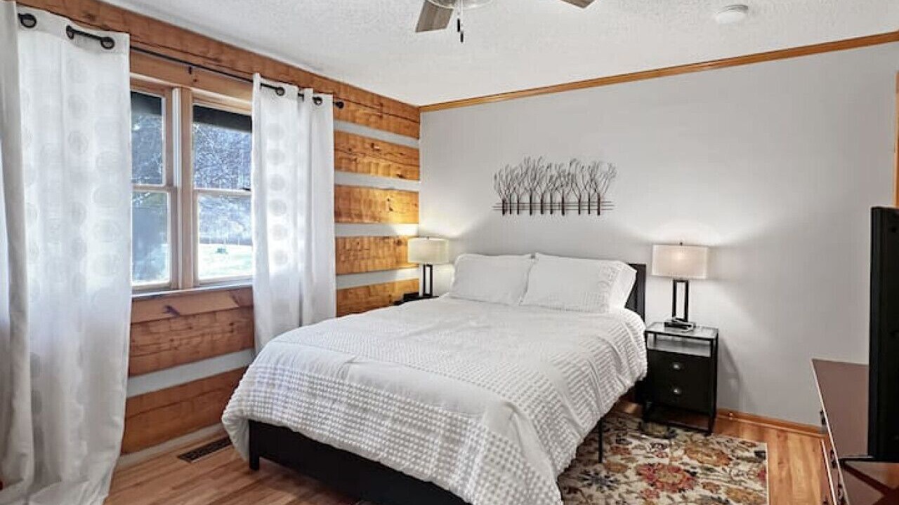 Photo of Bedroom in Wilkesboro