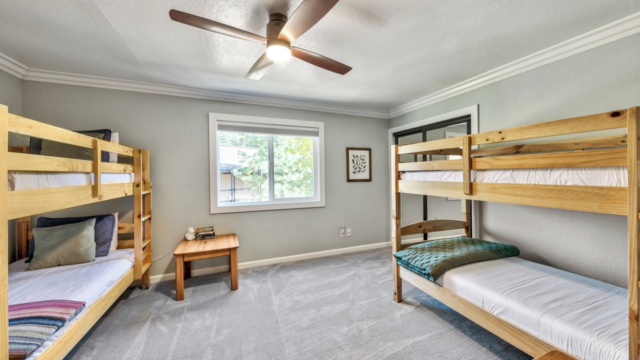 Photo of Bedroom in Lakeside Park