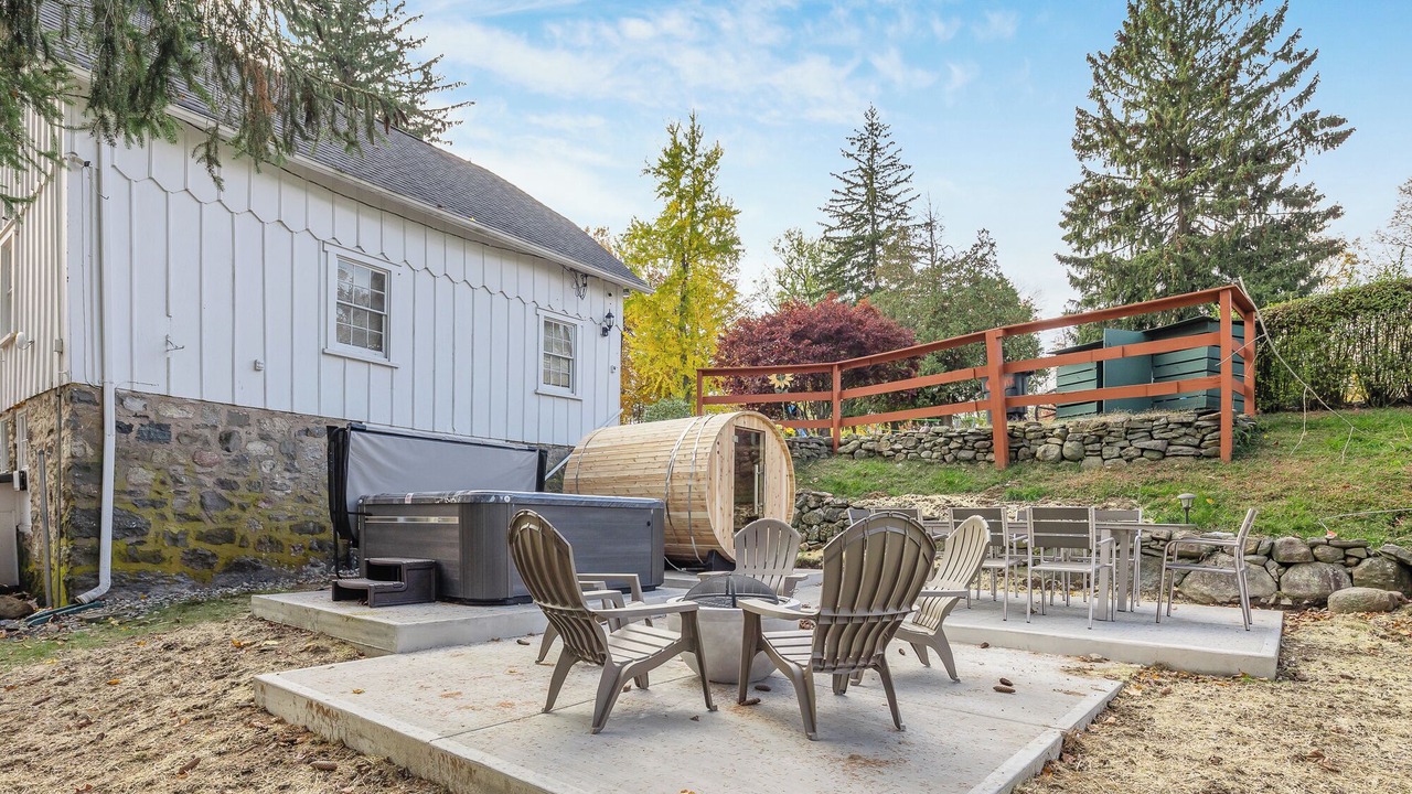 Photo of Outdoor in Montebello