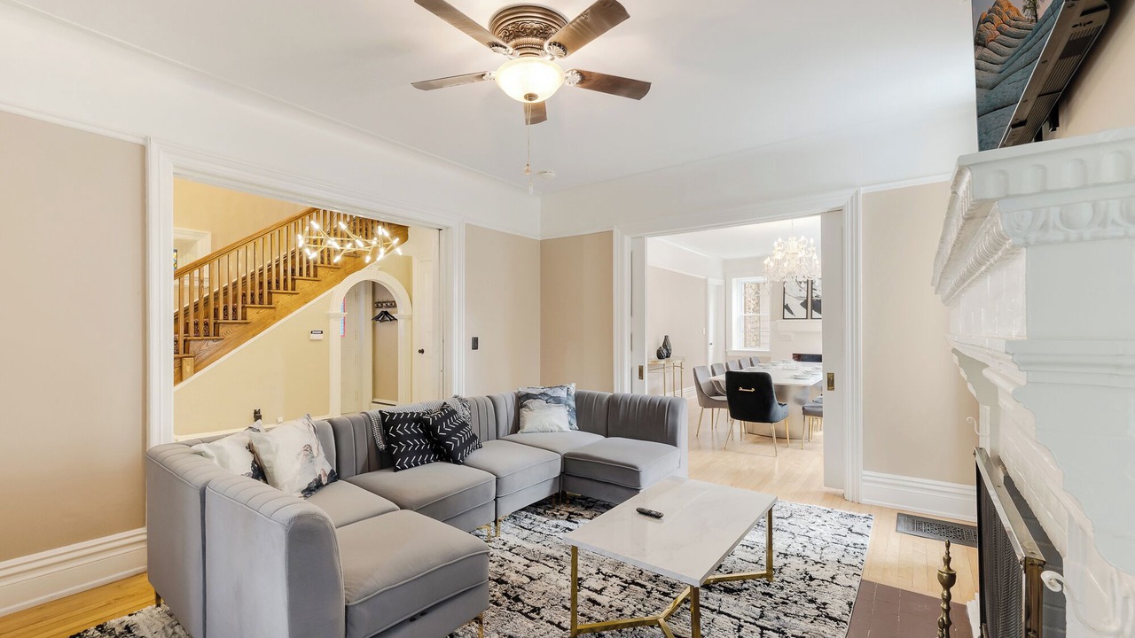 Photo of Livingroom in Montebello