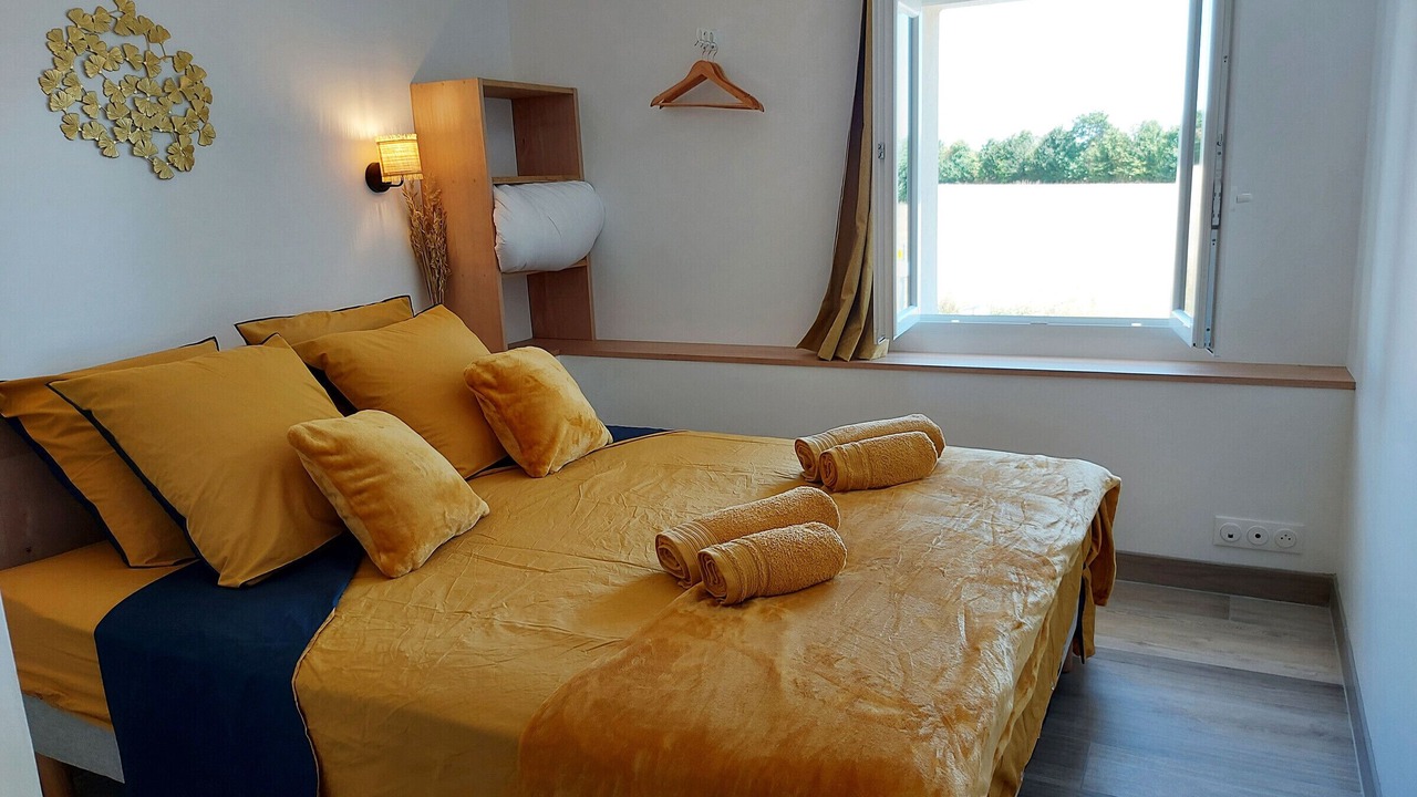 Photo of Bedroom in Peuton