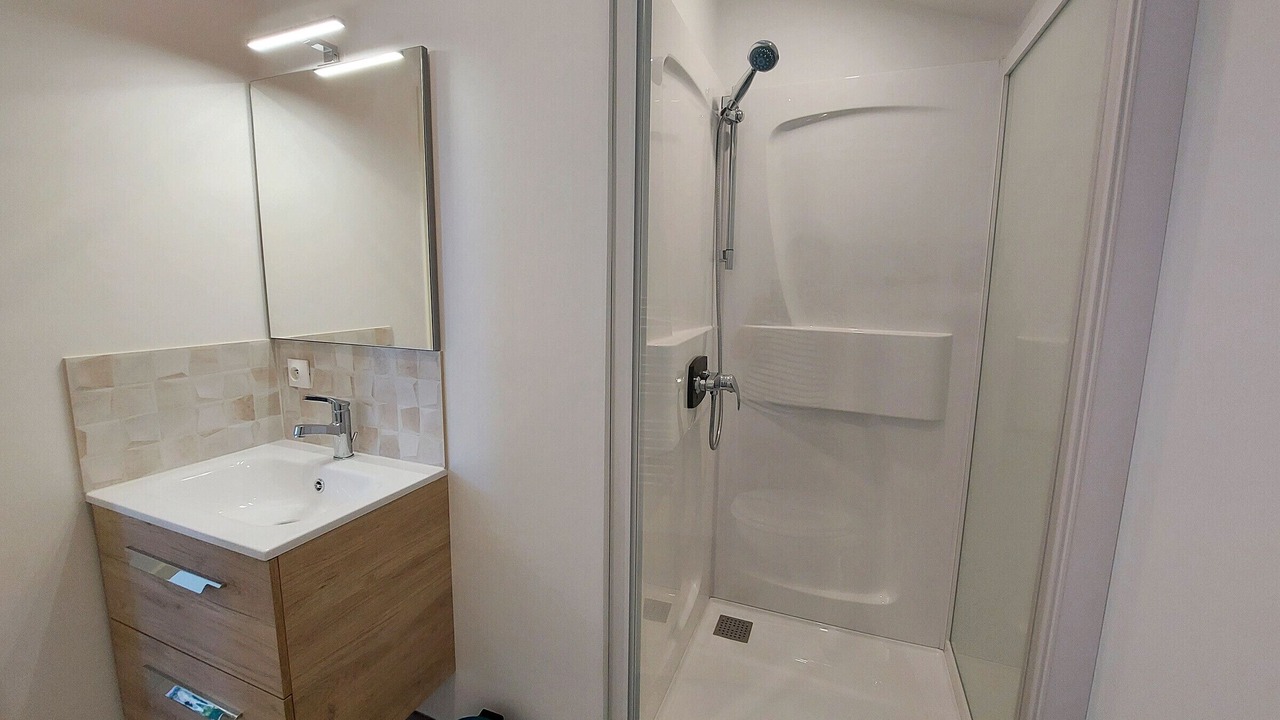 Photo of Bathroom in Peuton