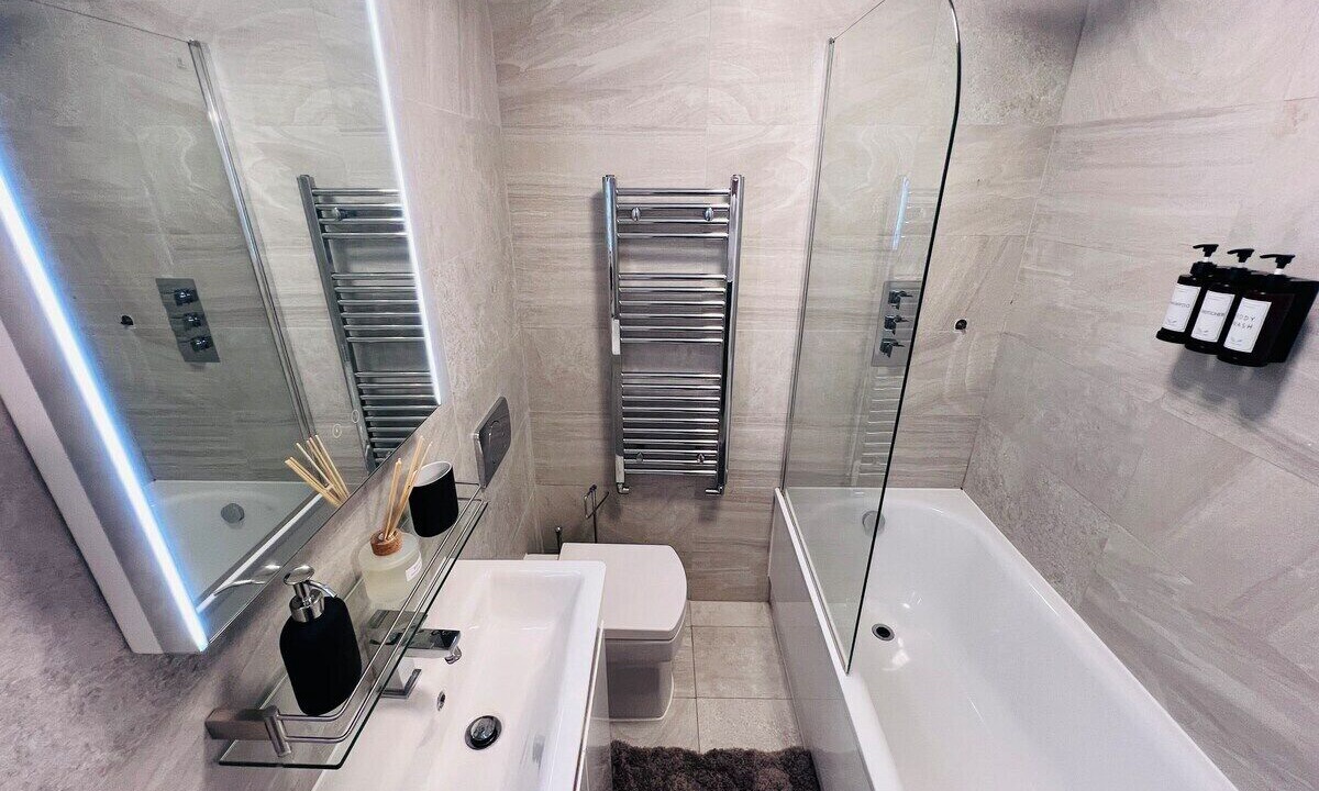 Photo of Bathroom in Weavers