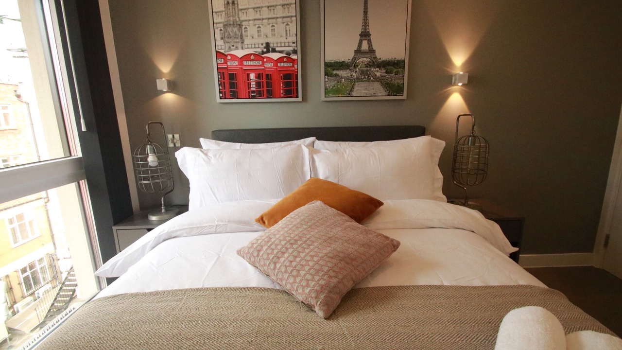 Photo of Others in Whitechapel