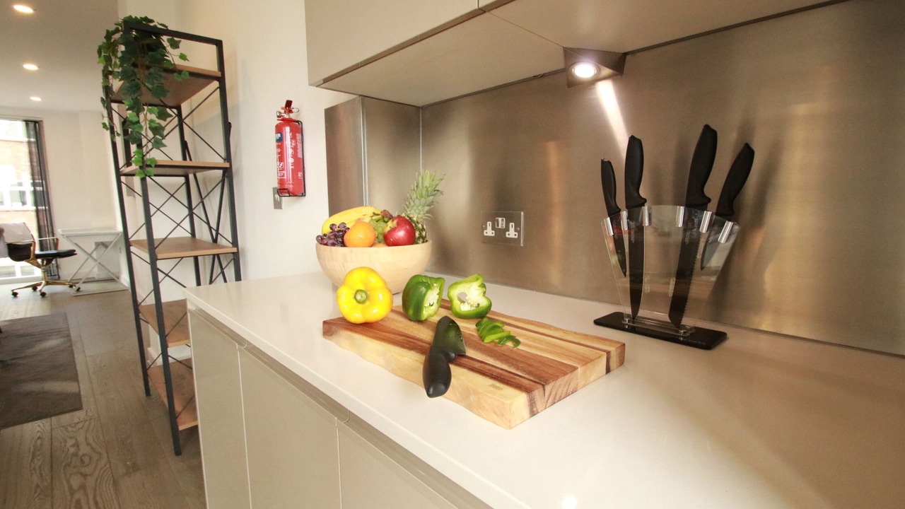 Photo of Others in Whitechapel