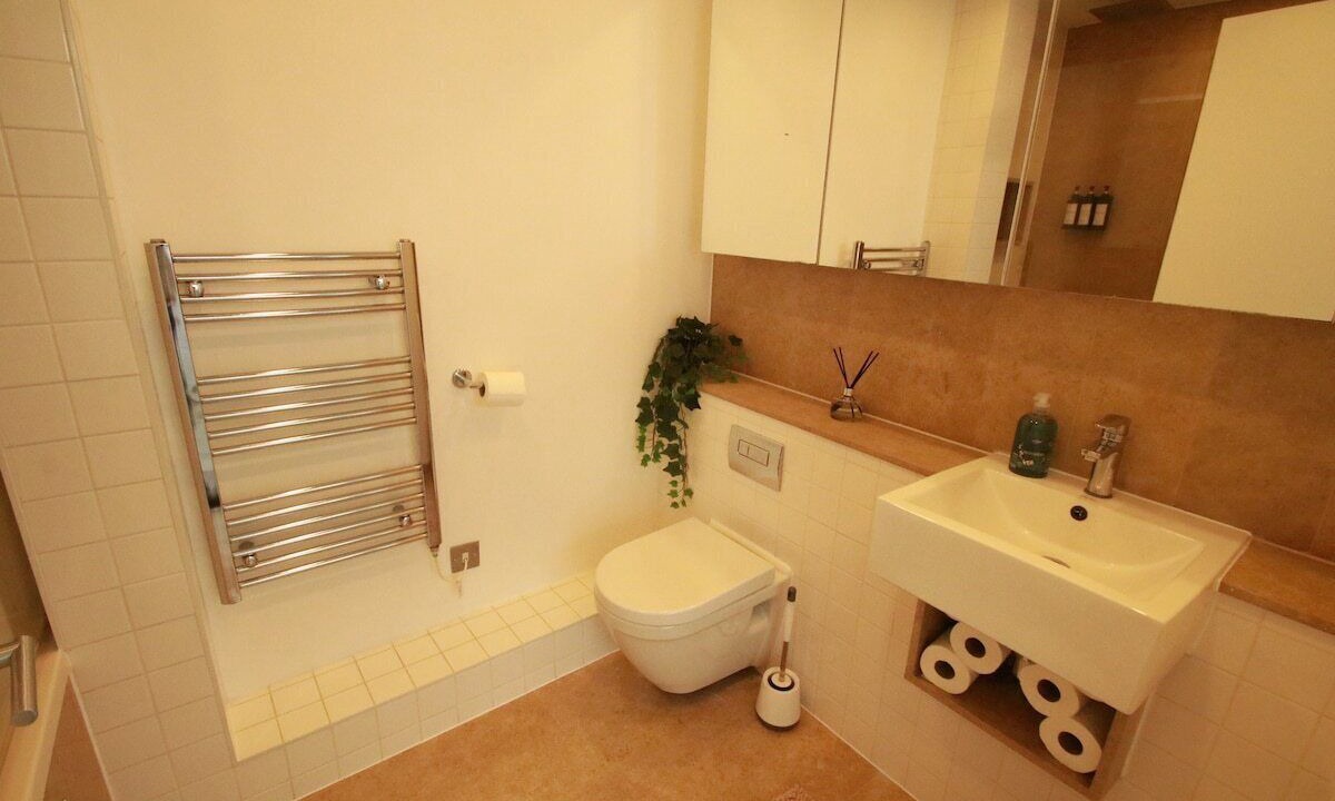 Photo of Bathroom in Whitechapel
