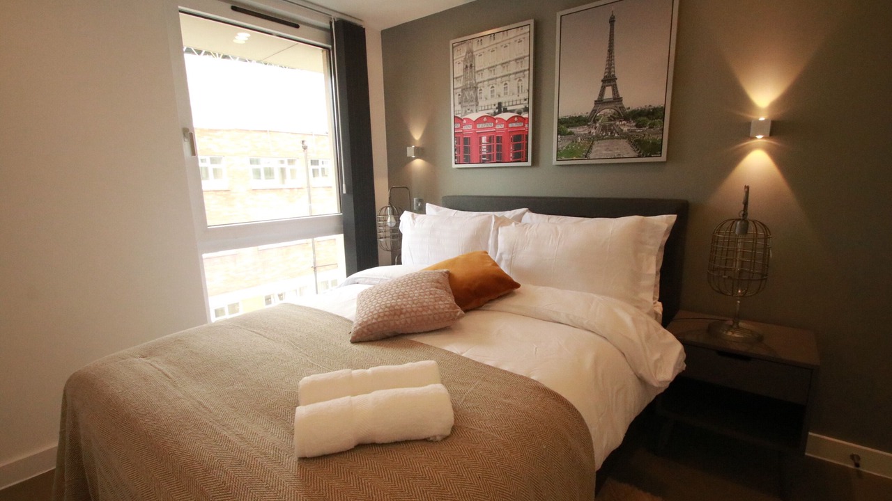 Photo of Others in Whitechapel