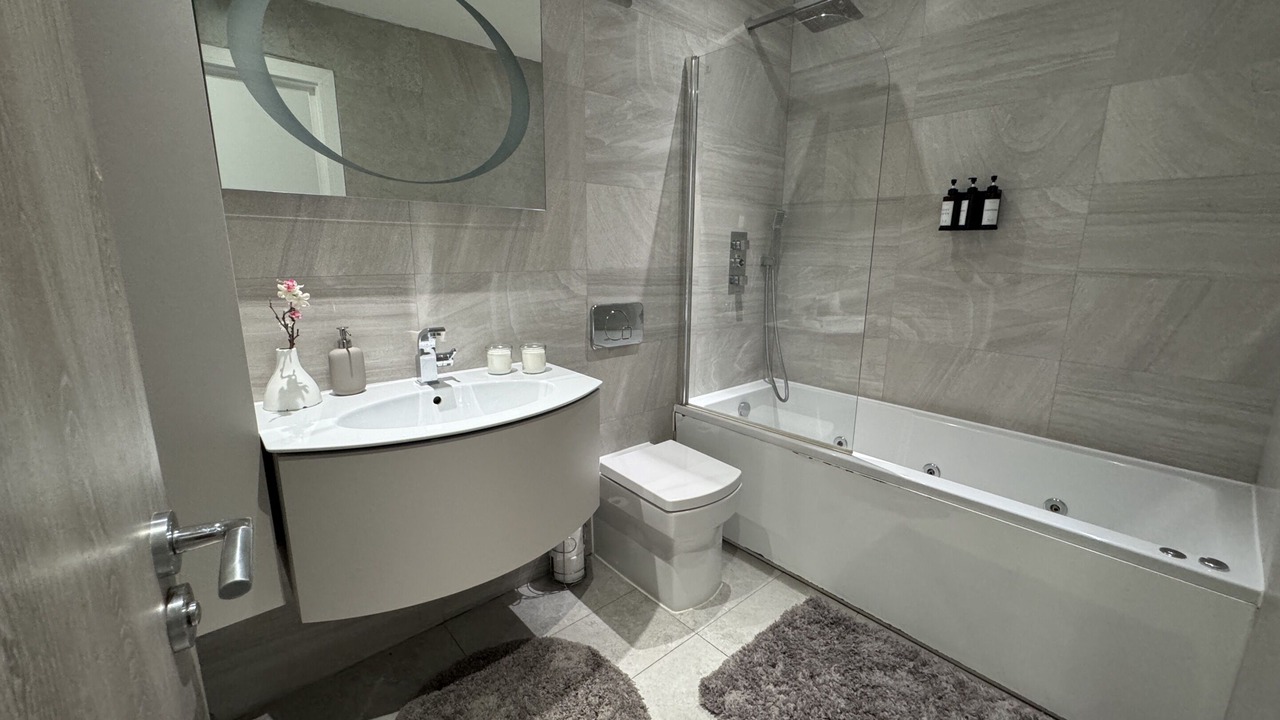 Photo of Bathroom in Weavers