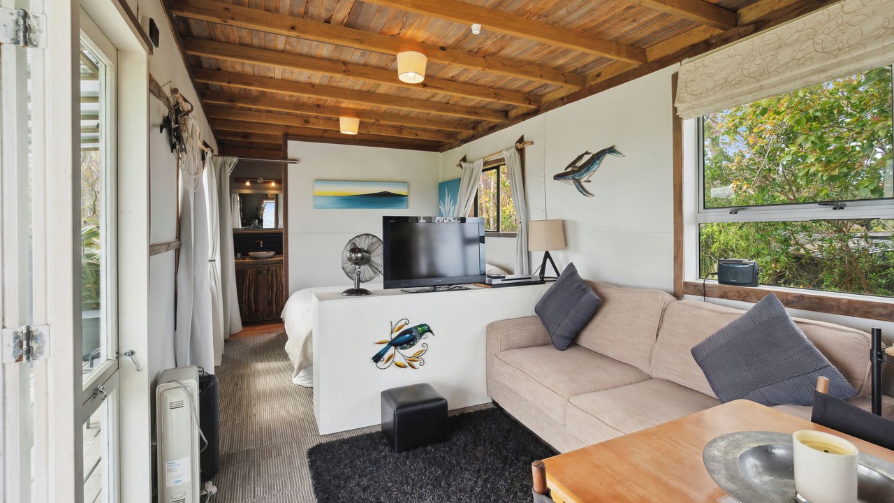 Photo of Livingroom in Tawharanui