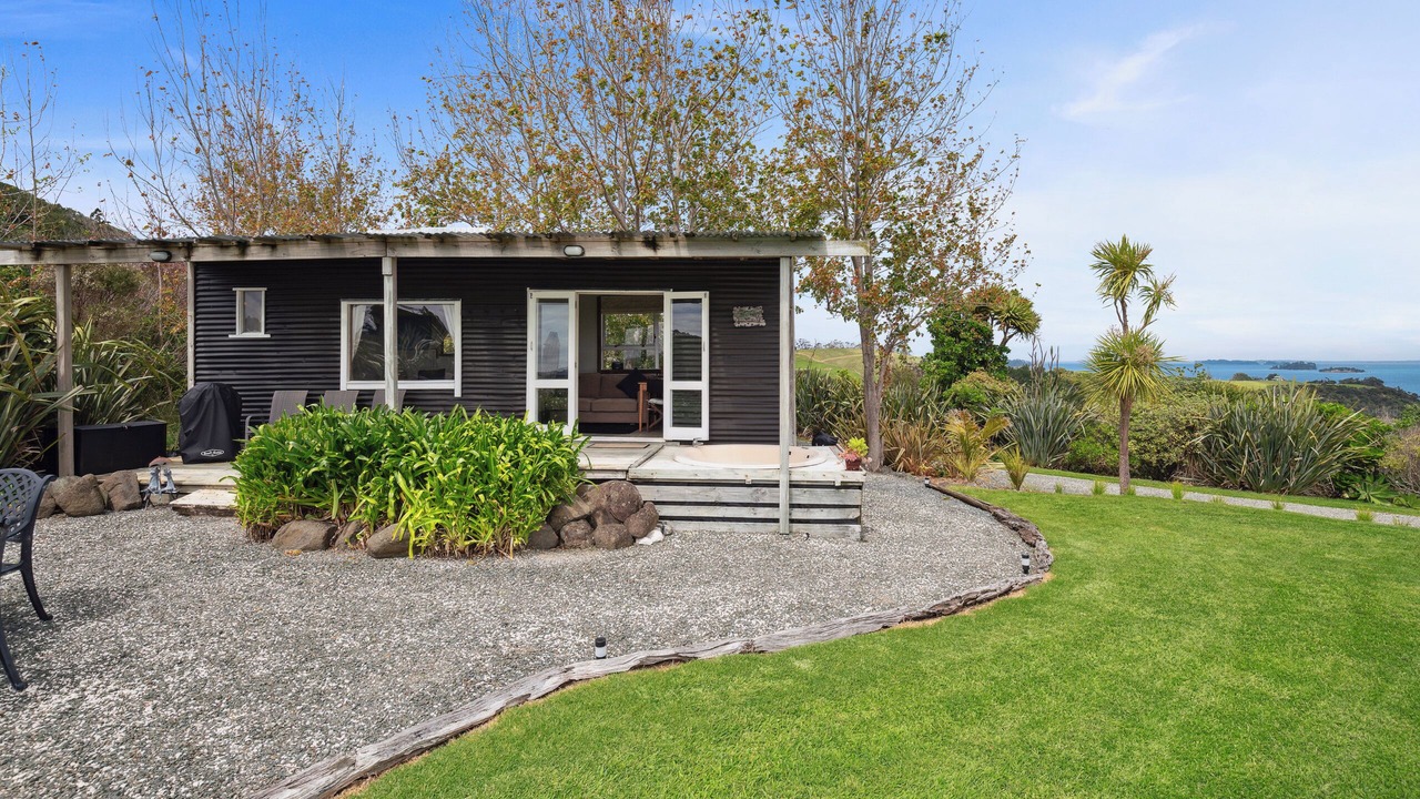 Photo of Patio Balcony in Tawharanui