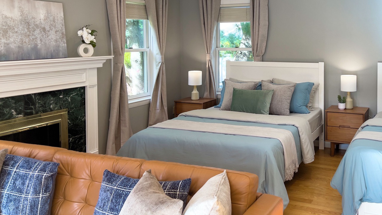 Photo of Others in Monroe