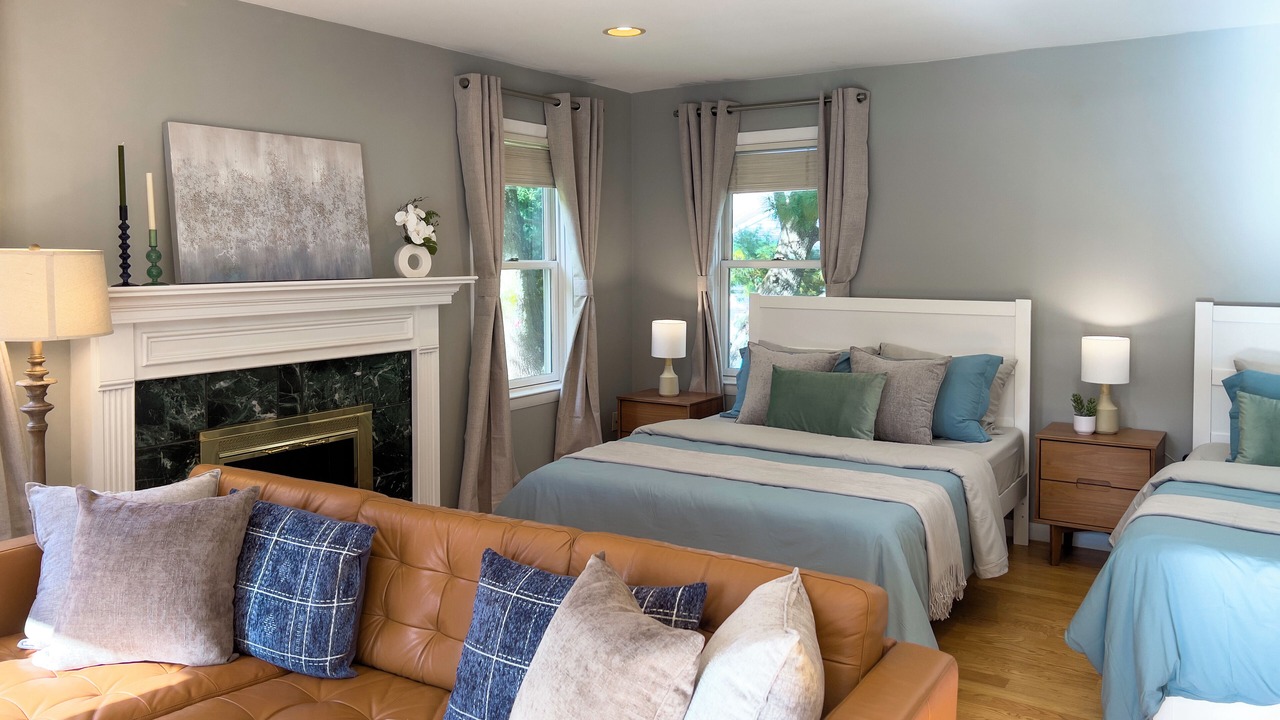 Photo of Others in Monroe