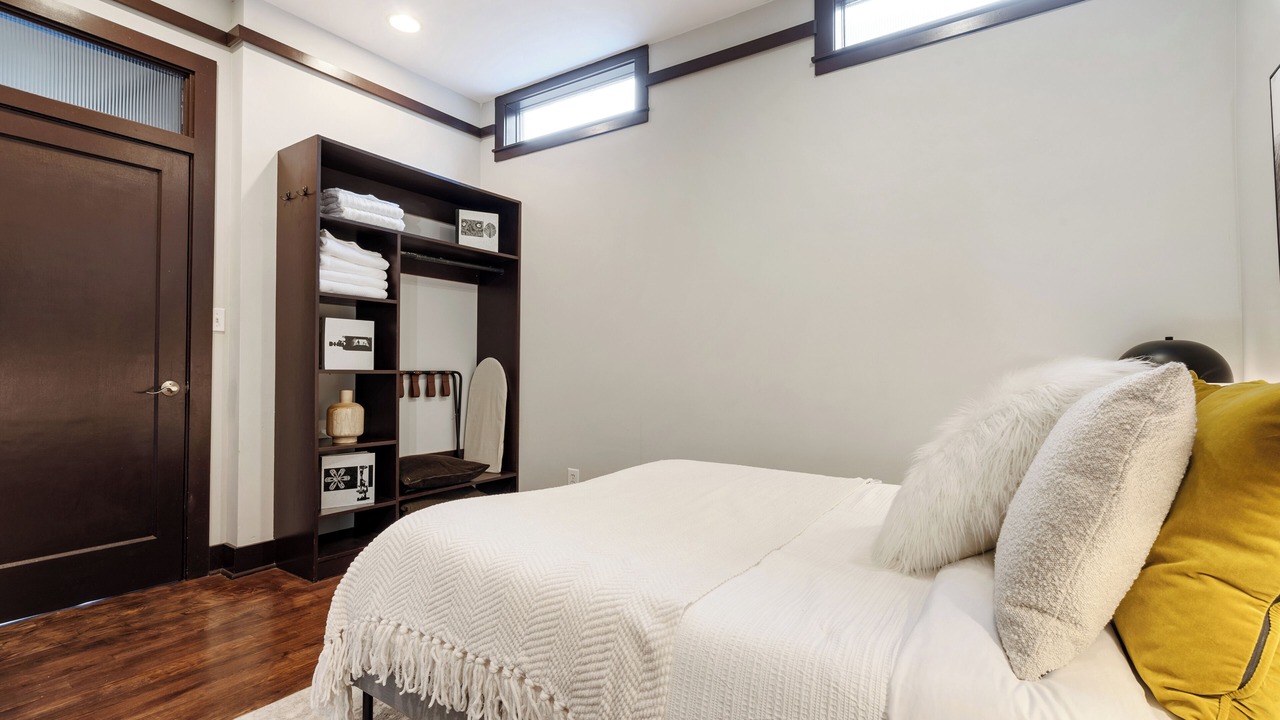 Photo of Bedroom in Broadway