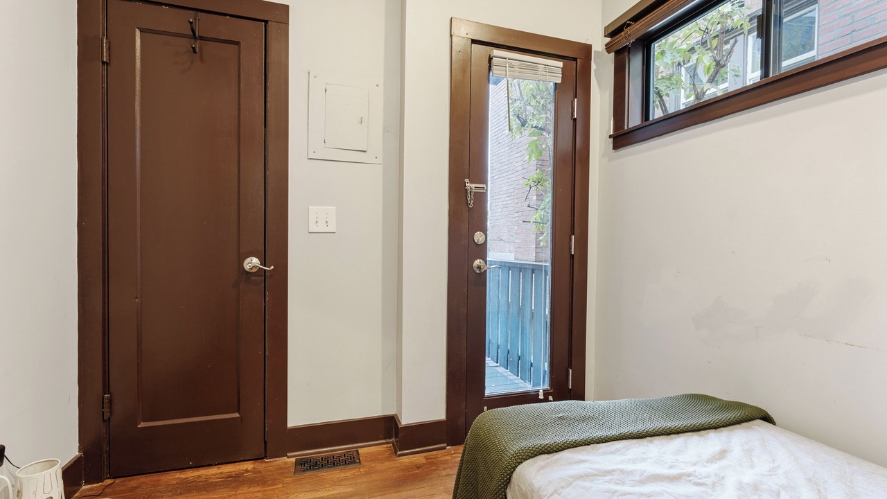 Photo of Bedroom in Broadway