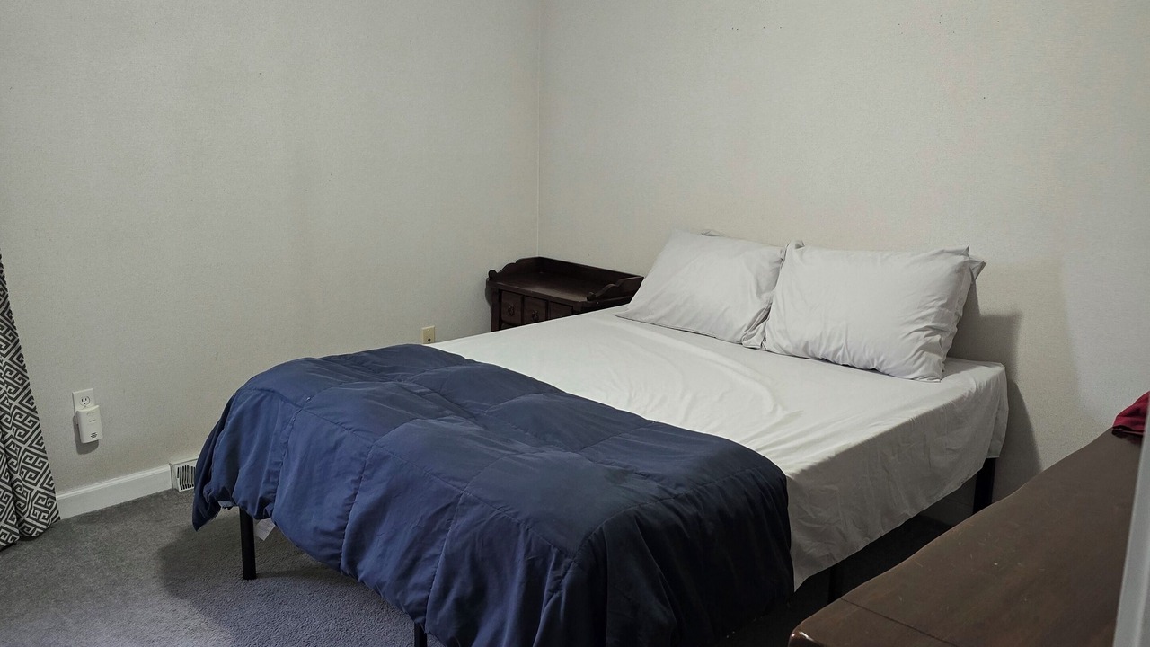 Photo of Bedroom in North Royalton