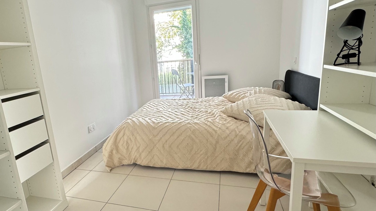 Photo of Bedroom in Hopitaux-Facultes