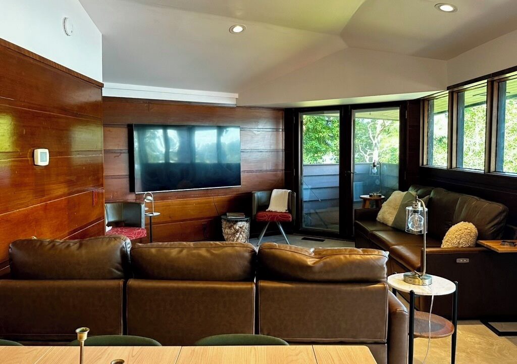 Photo of Livingroom in Davis Wharf