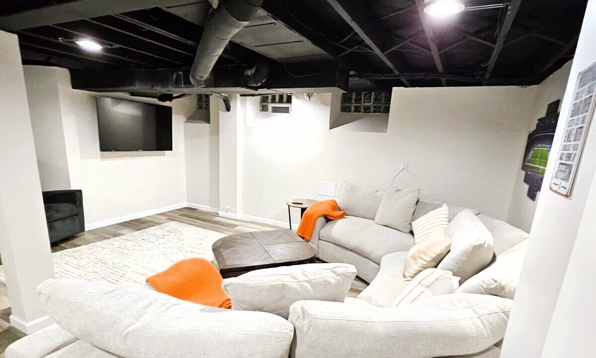 Photo of Livingroom in Dearborn