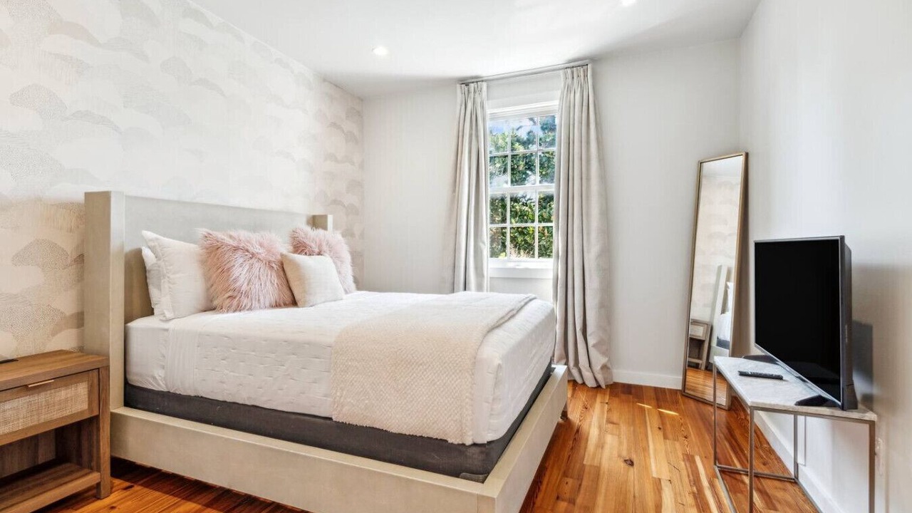 Photo of Bedroom in Irish Channel